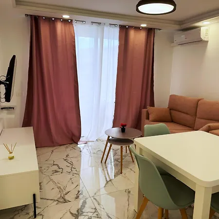 - Air Conditioning And Pool Apartamento